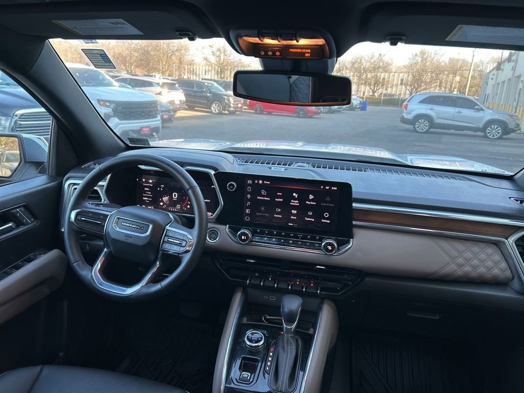 Certified 2025 GMC Canyon Denali image 25