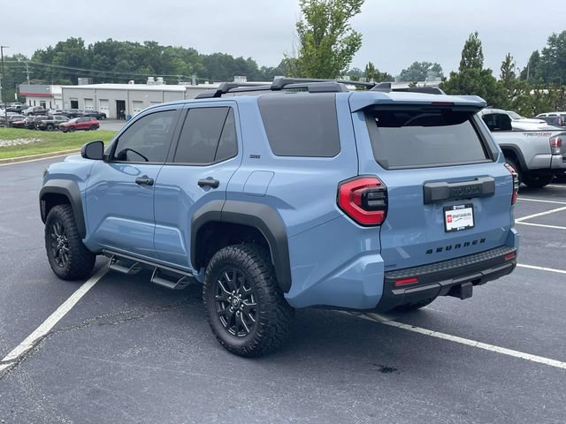 Used 2025 Toyota 4Runner SR5 AWD/4WD image 8