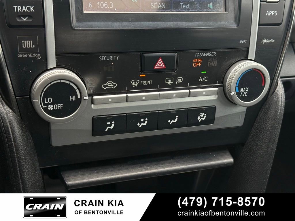 Used 2013 Toyota Camry SE w/ Leather Pkg FWD image 17