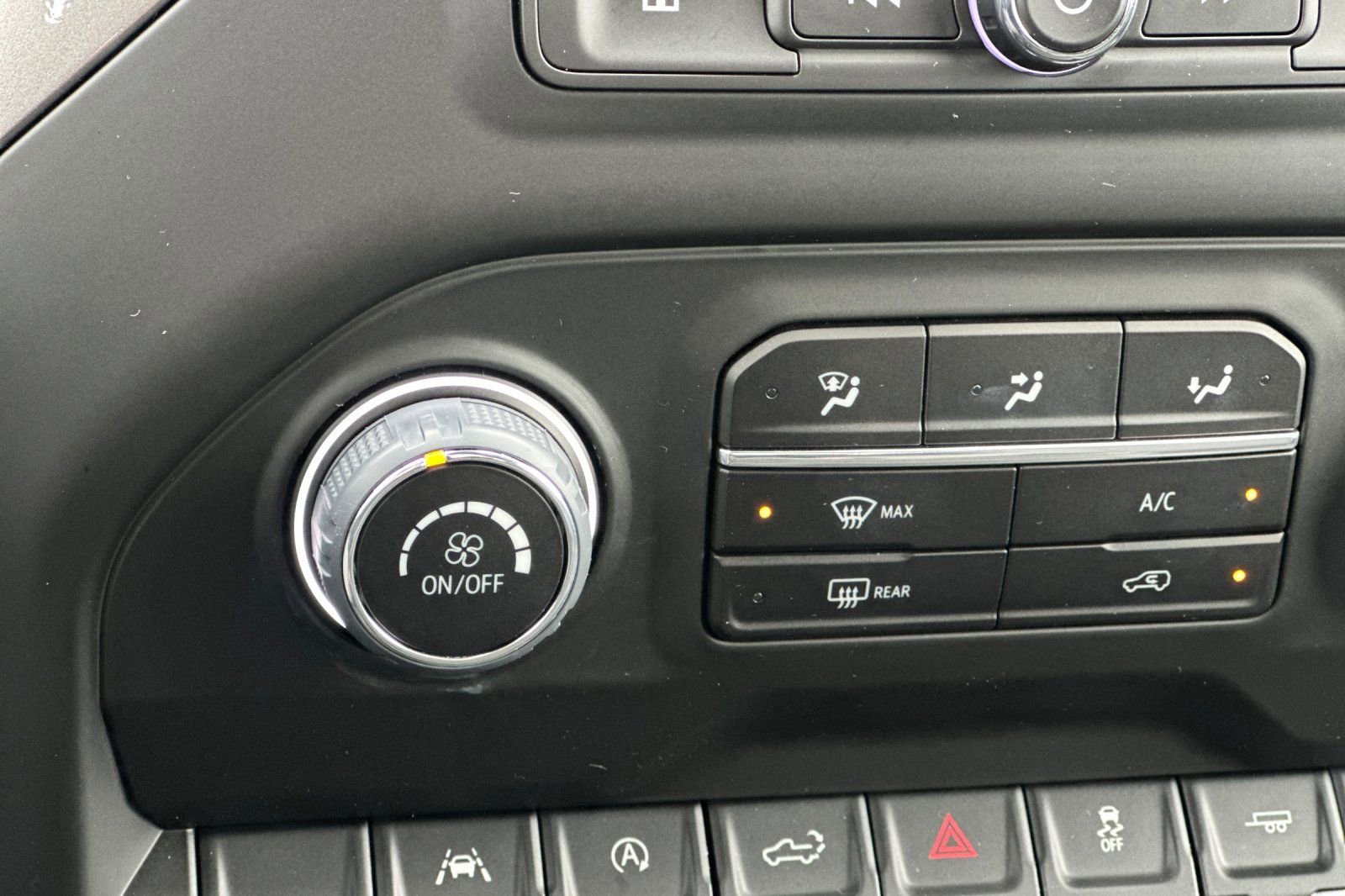 Used 2025 Chevrolet Silverado 1500 Custom image 29