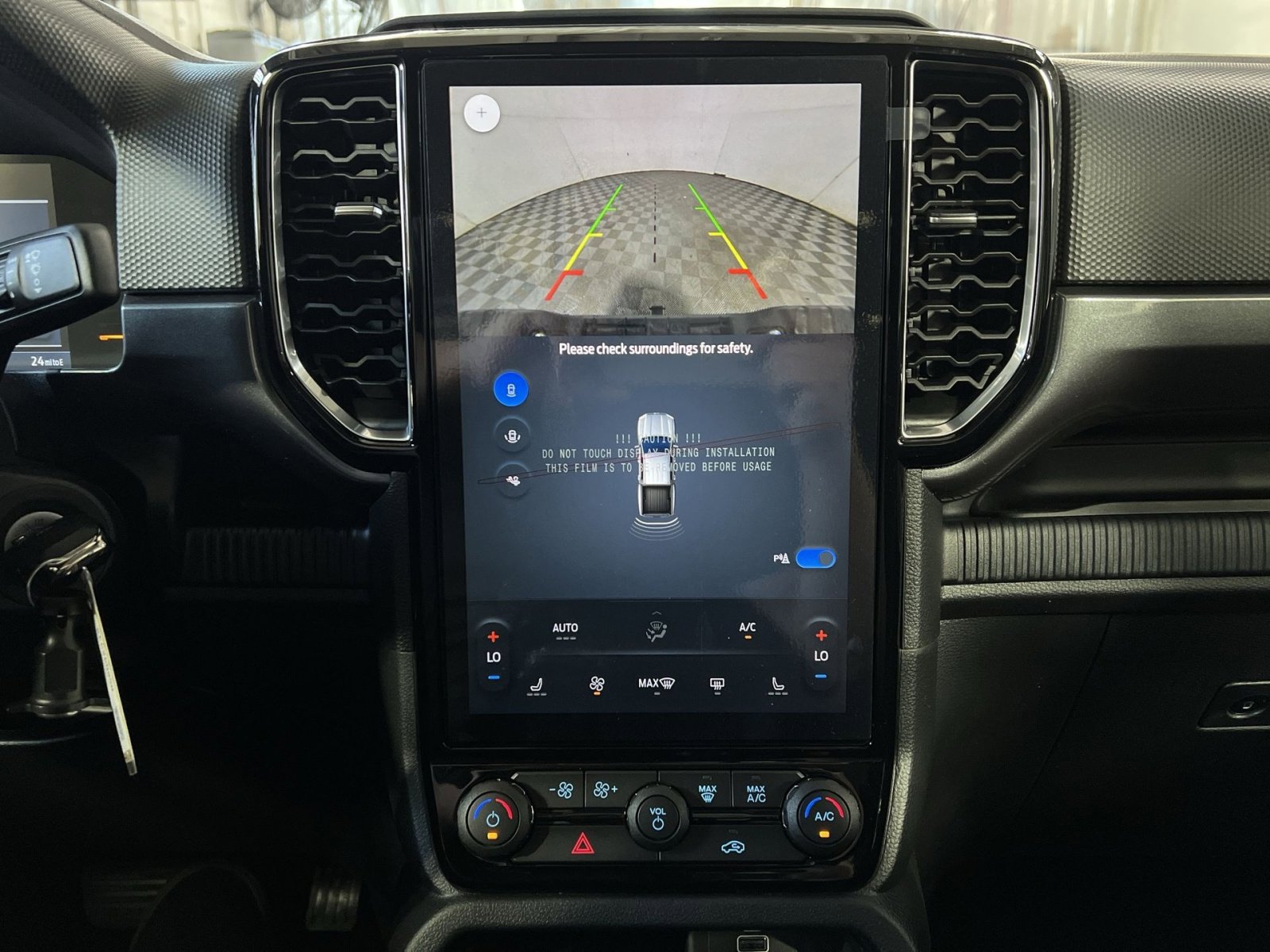 New 2026 Ford Ranger XLT w/ Equipment Group 301A High image 19