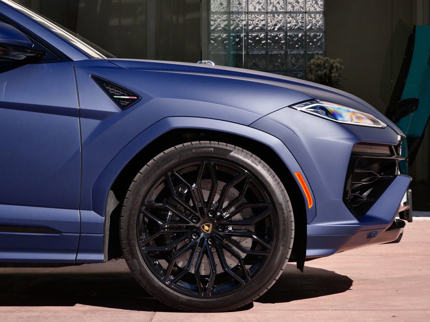 Used 2025 Lamborghini Urus SE image 9