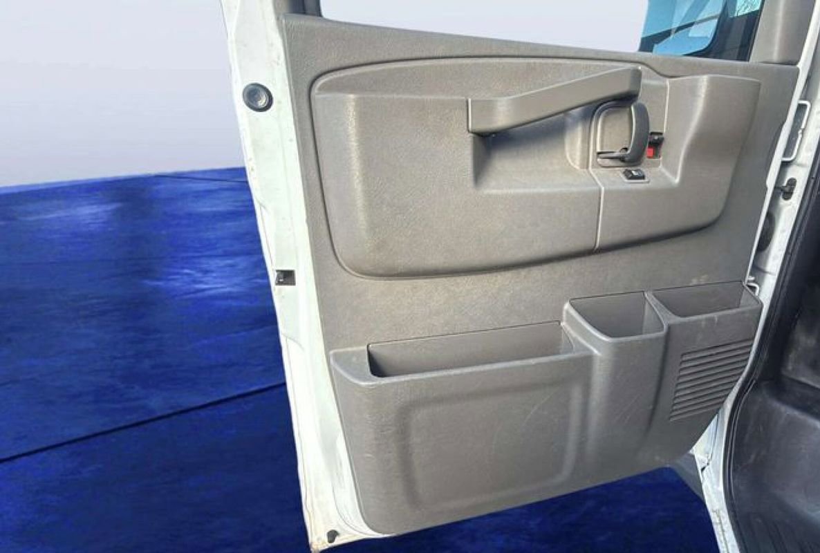 Used 2020 Chevrolet Express 3500 w/ Power Convenience Package image 13