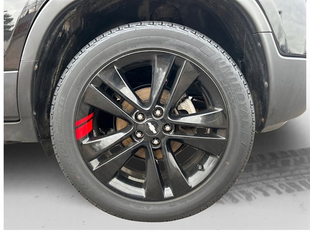 Used 2020 Chevrolet Trax LT w/ Sun & Sound Package image 17