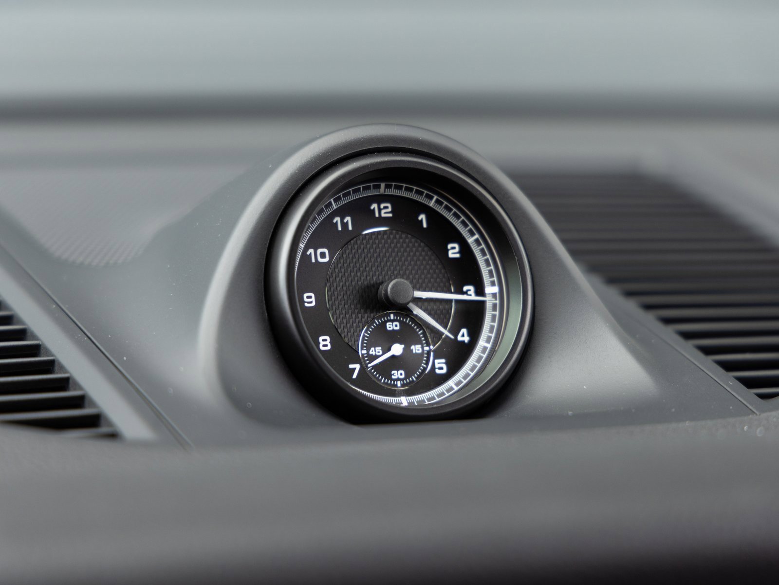 Certified 2026 Porsche Macan image 16