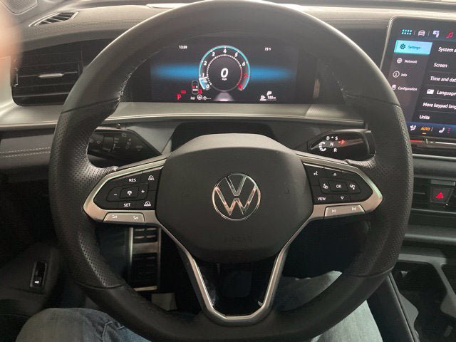 Certified 2026 Volkswagen Tiguan SE R-Line FWD image 20