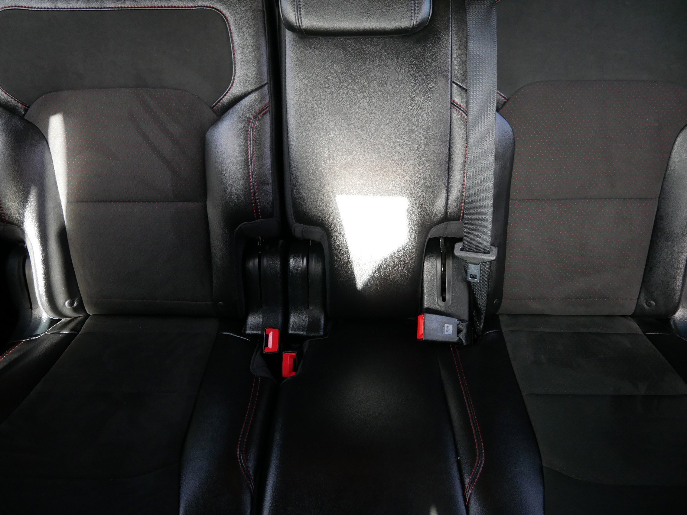 Used 2018 Ford Explorer XLT w/ Equipment Group 202A image 13