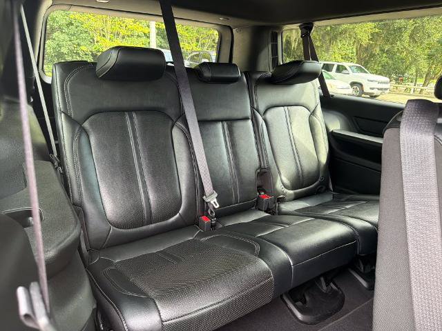 Used 2024 Jeep Wagoneer L Series II RWD image 30