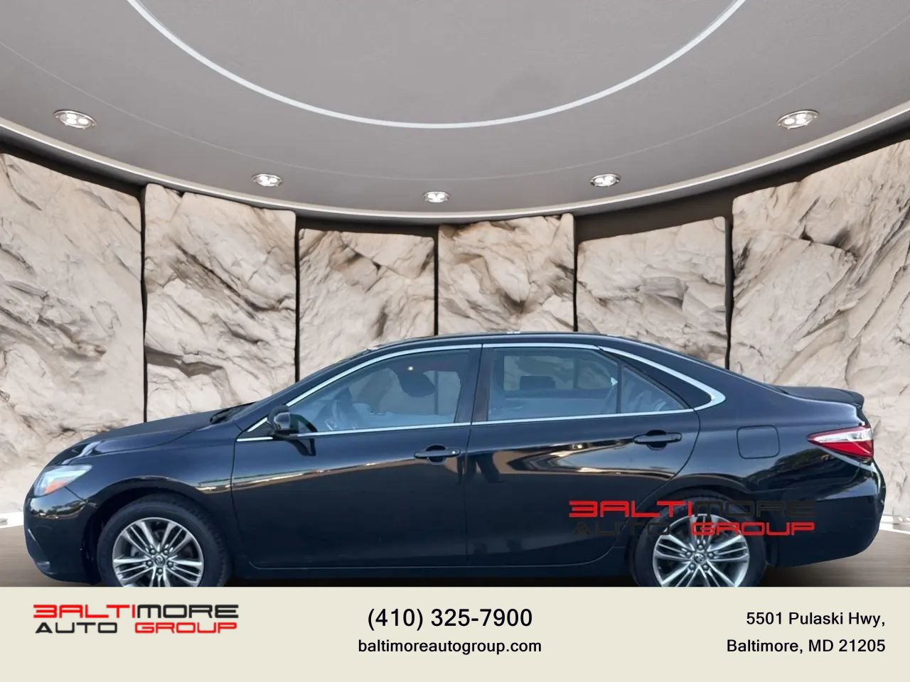 Used 2017 Toyota Camry SE w/ Moonroof Package FWD image 7