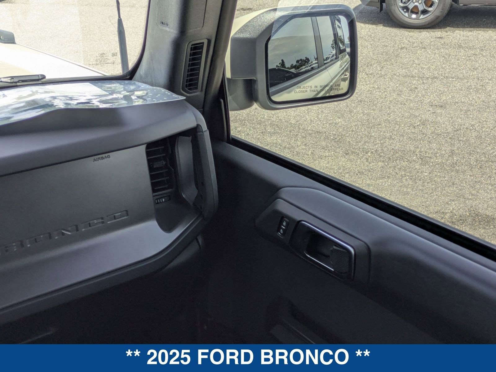 New 2025 Ford Bronco Badlands image 27