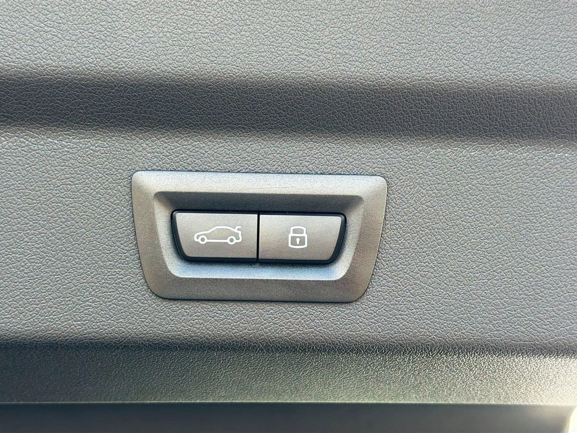 Certified 2025 BMW X2 xDrive28i w/ Convenience Package image 14