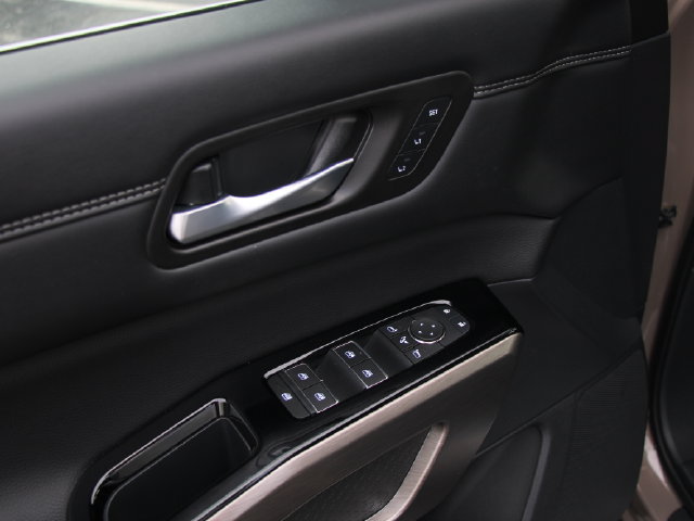Certified 2025 Nissan Pathfinder Platinum AWD/4WD image 14