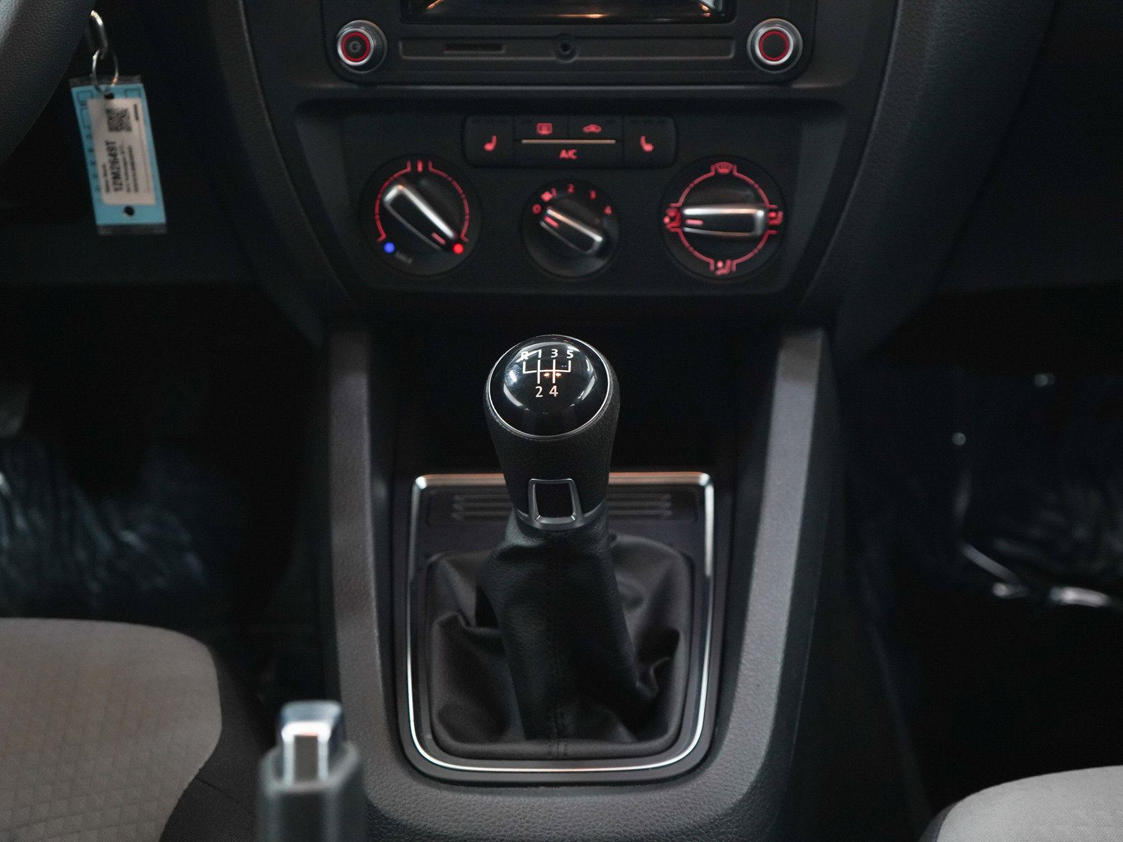 Used 2017 Volkswagen Jetta S w/ Jetta S Cold Weather Package FWD image 17