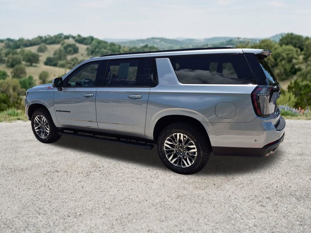 Used 2025 Chevrolet Suburban Z71 w/ Comfort Package AWD/4WD image 7