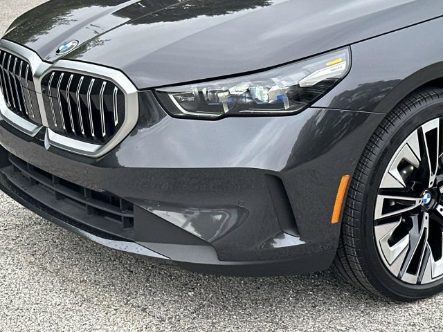 Certified 2024 BMW 530i xDrive w/ Premium Package AWD/4WD image 12