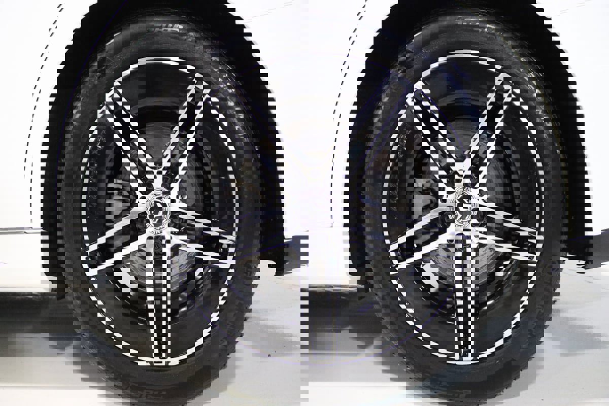 Used 2025 Mercedes-Benz E 350 4MATIC Sedan image 76