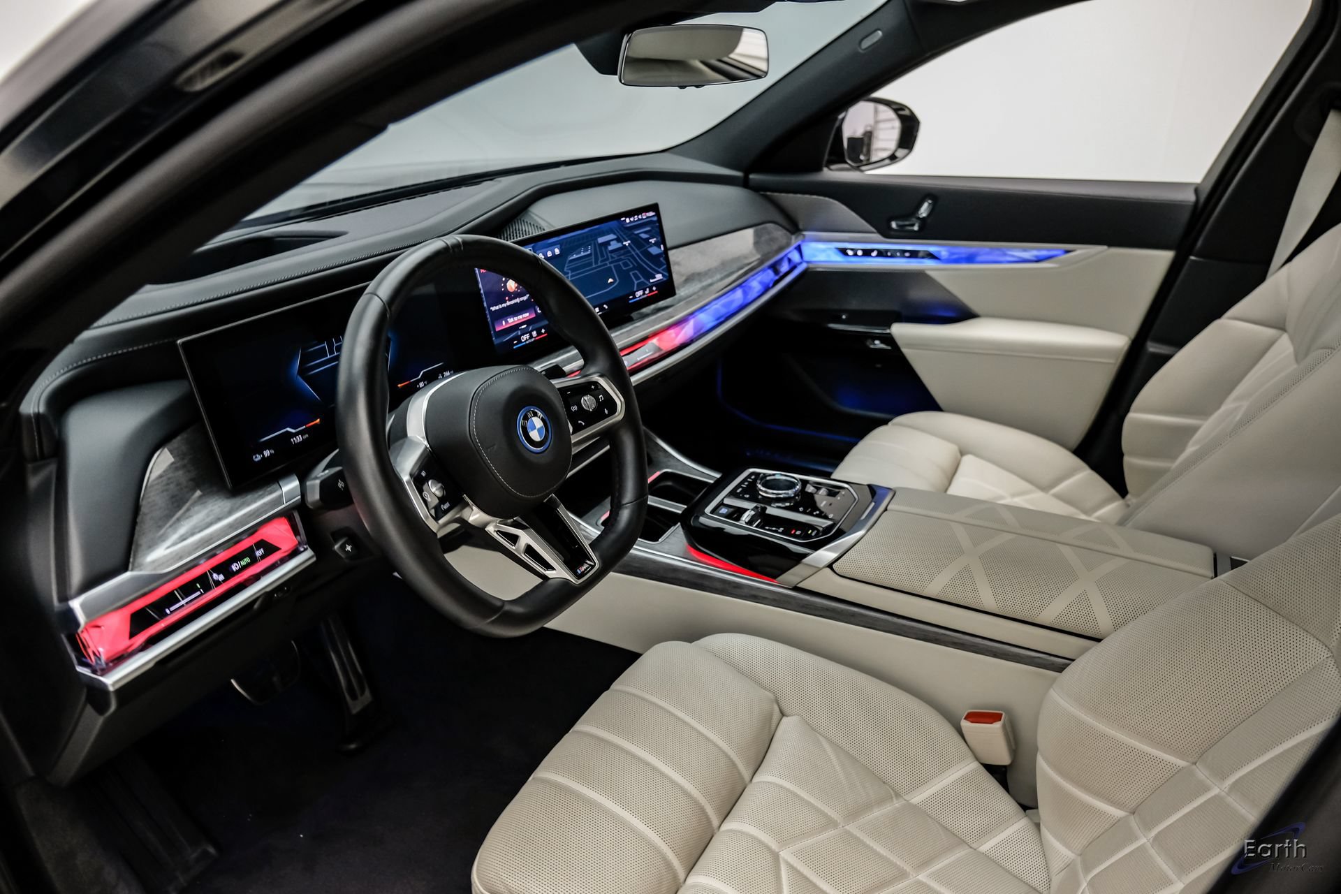 Used 2025 BMW i7 xDrive60 AWD/4WD image 2