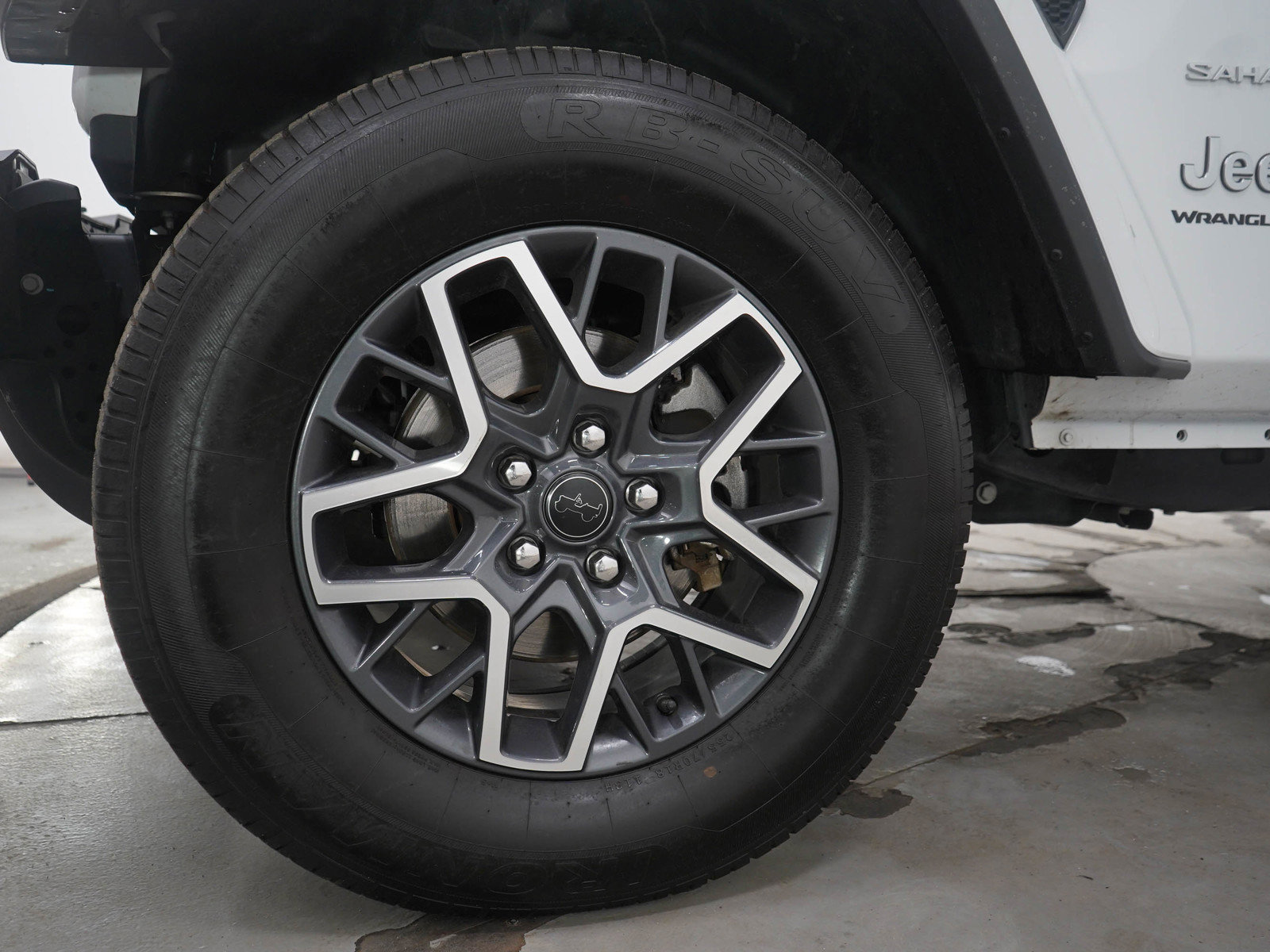 Used 2024 Jeep Wrangler Sahara image 30