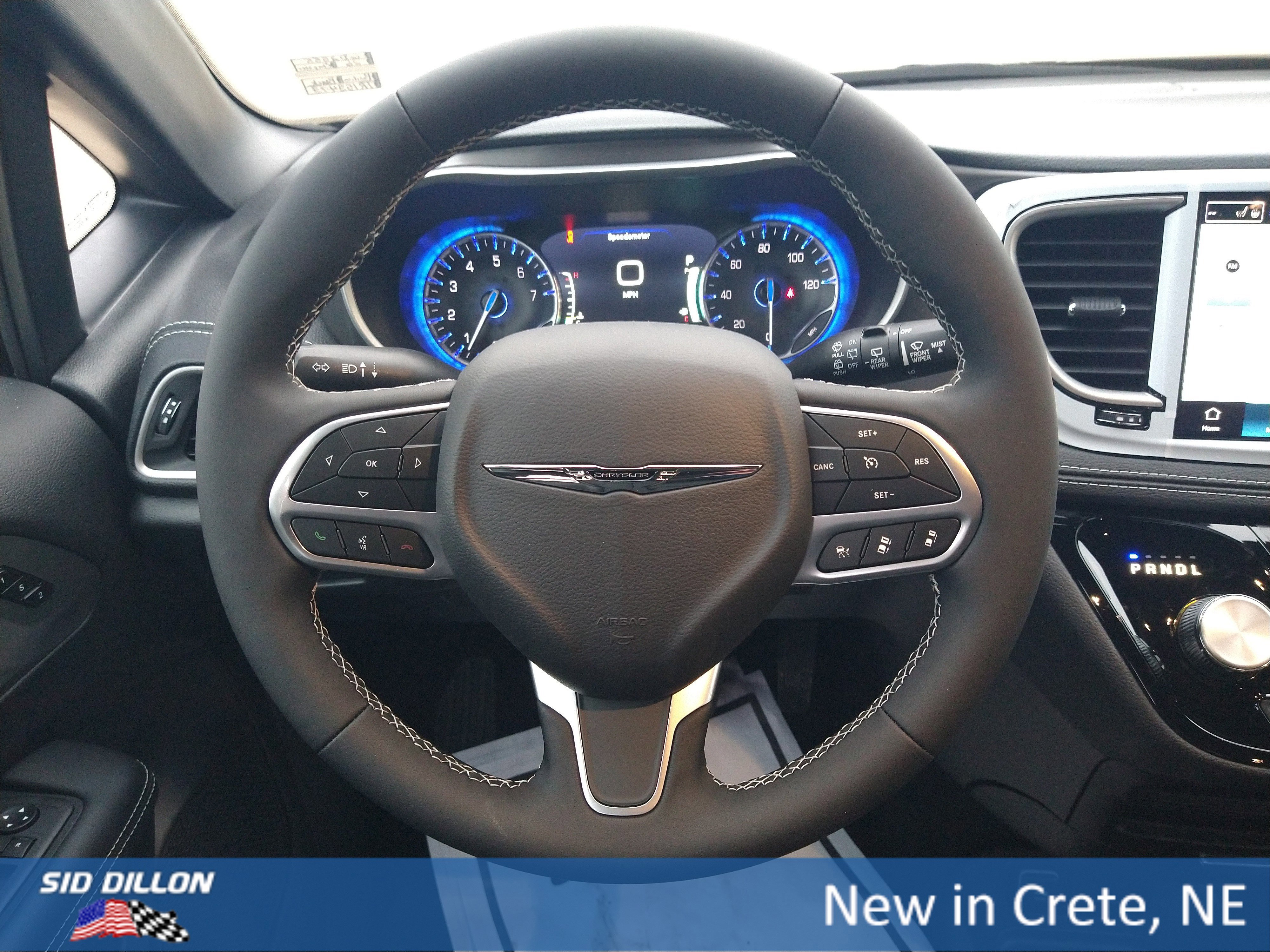 New 2026 Chrysler Pacifica Select image 2