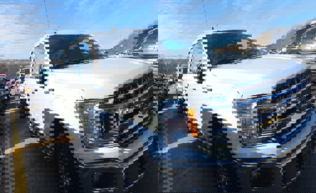 Used 2020 Ford F150 XLT w/ Equipment Group 302A Luxury image 3