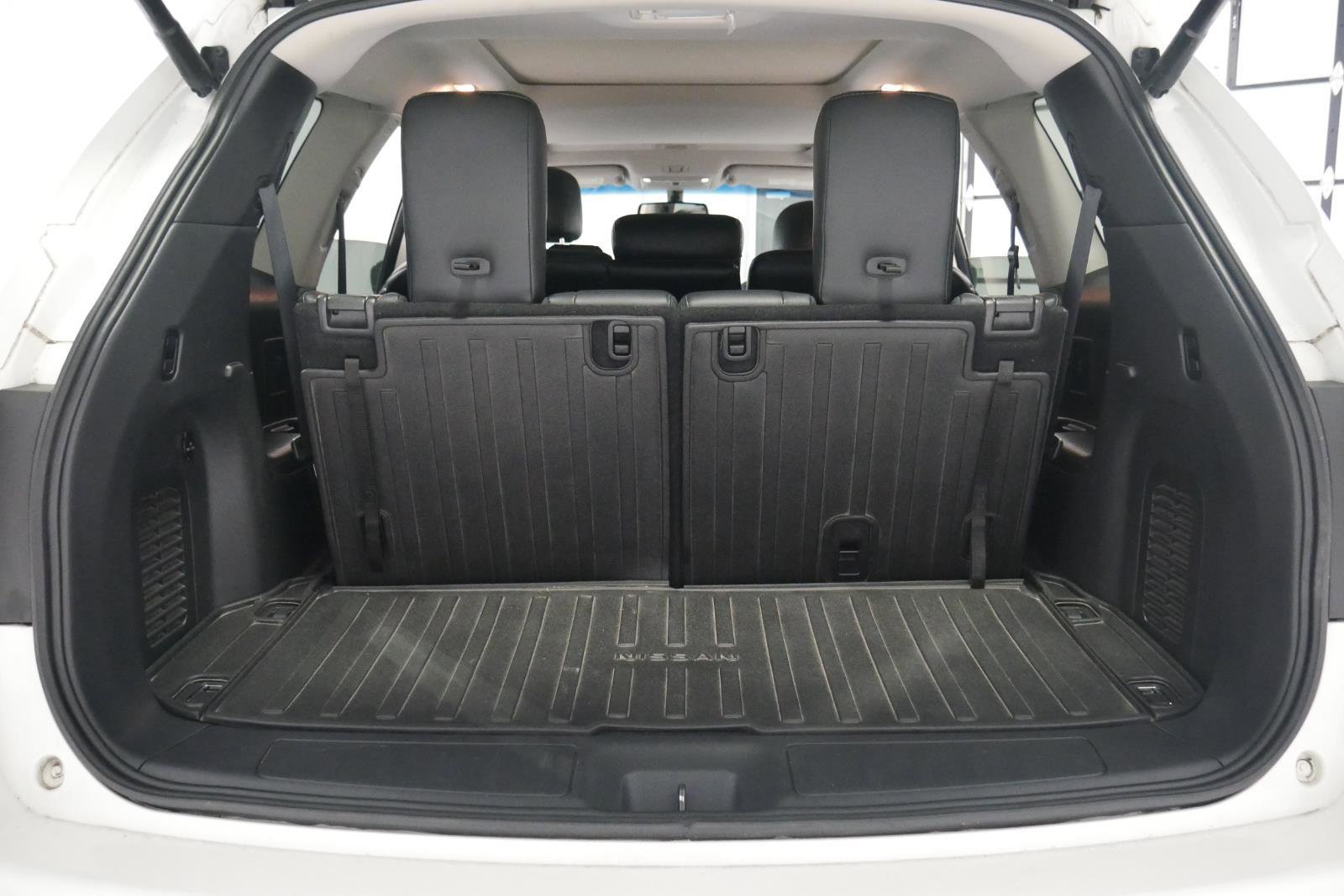 Used 2015 Nissan Pathfinder Platinum w/ Cargo Package image 28