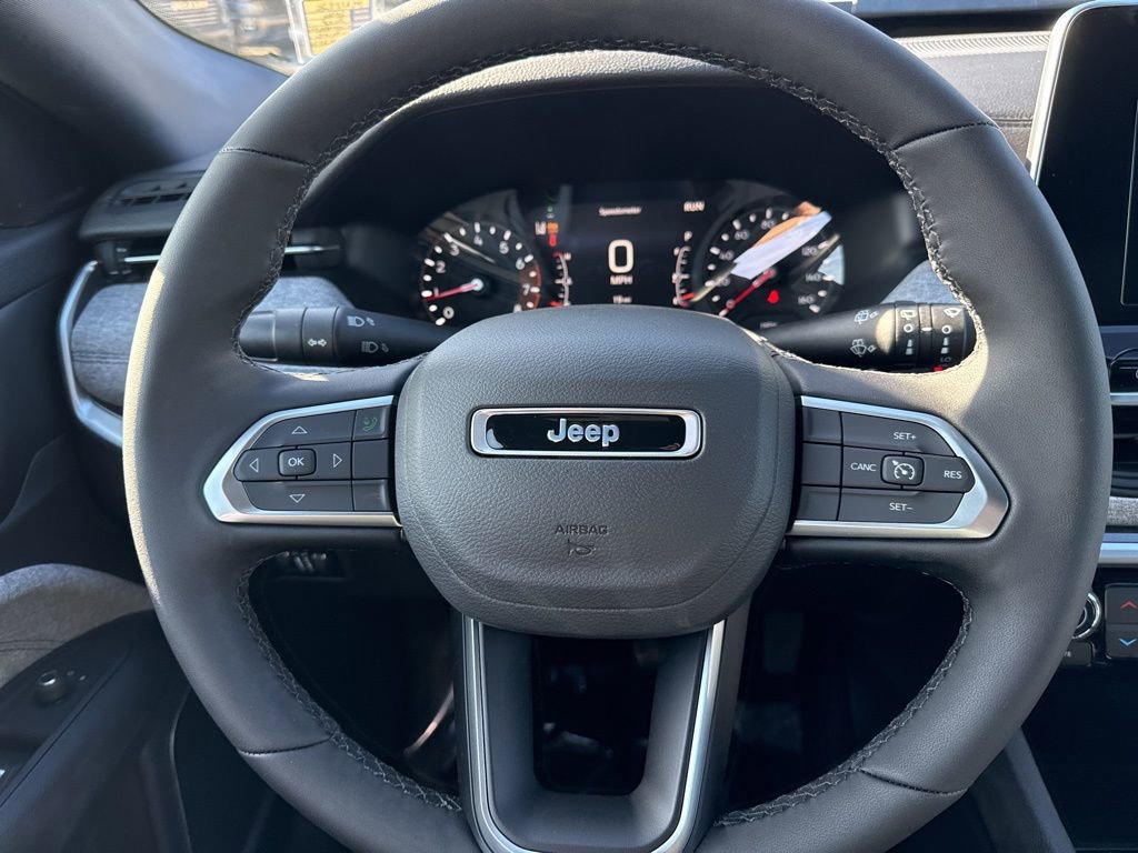 New 2026 Jeep Compass Latitude image 16