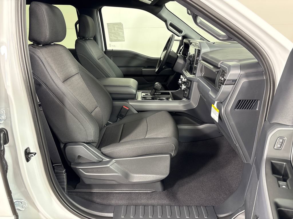 New 2026 Ford F150 XLT w/ XLT Black Appearance Package RWD image 6