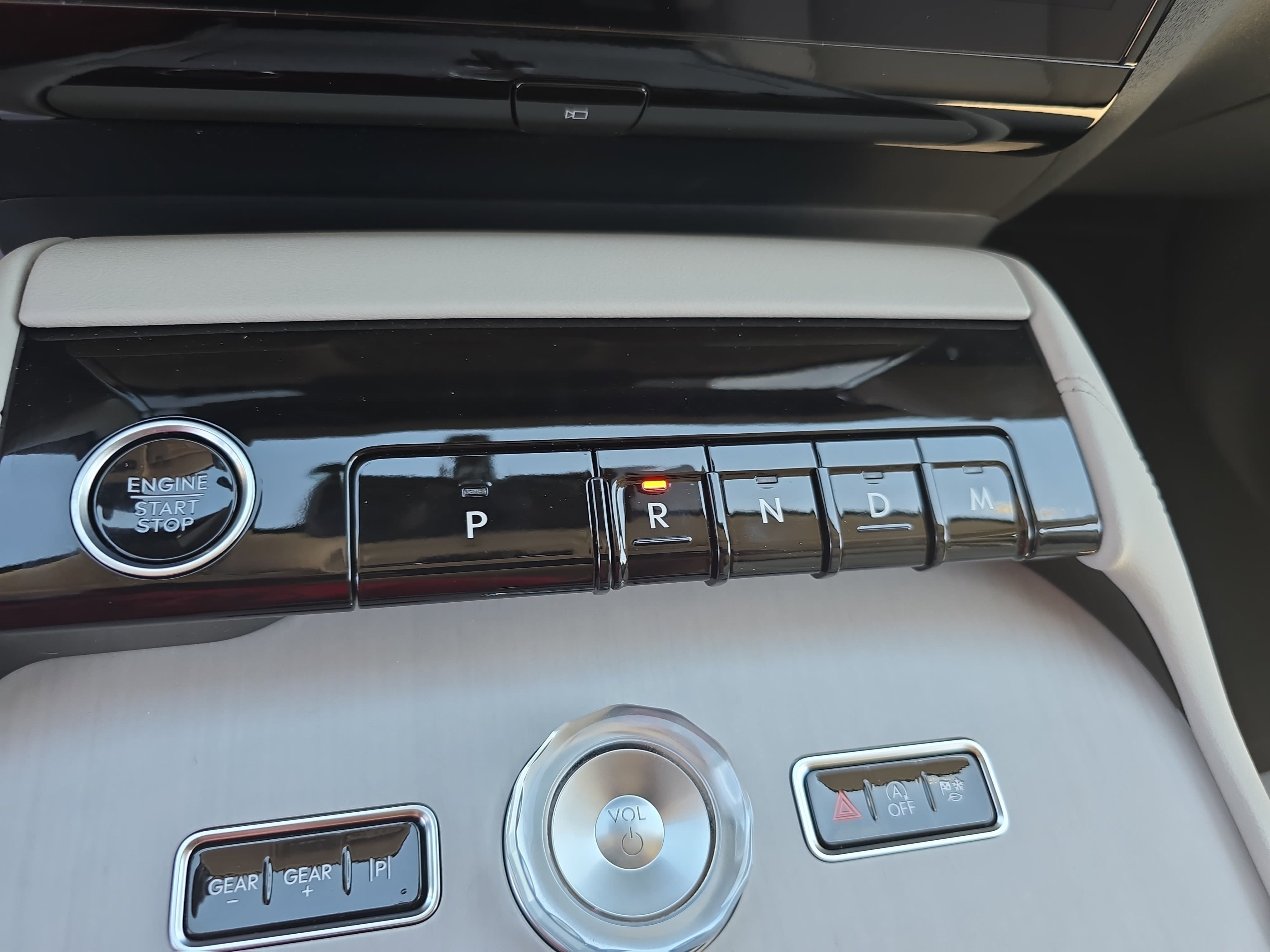 New 2026 Lincoln Navigator Premiere AWD/4WD image 24