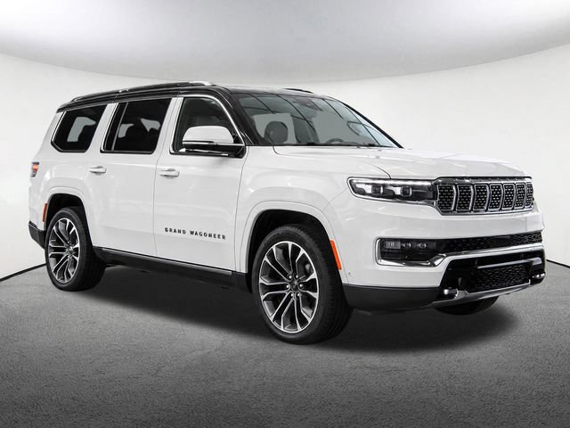 Used 2022 Jeep Grand Wagoneer Series III w/ Rear Seat Video Group 1 AWD/4WD image 2