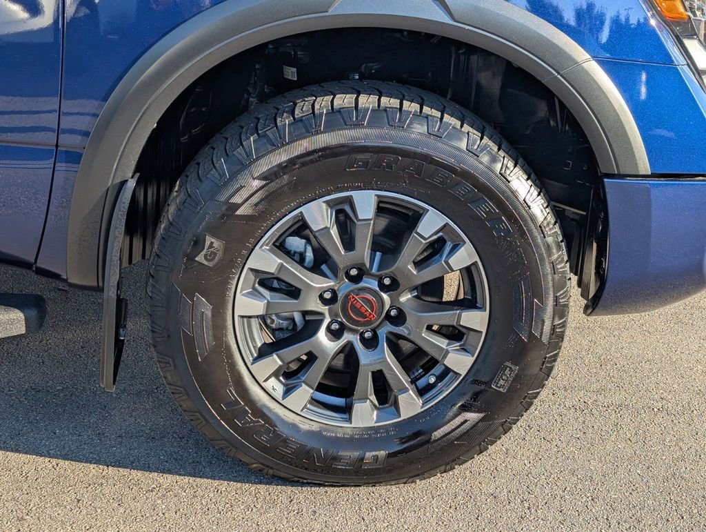 Used 2024 Nissan Titan PRO-4X w/ Pro-4x Convenience Package image 9