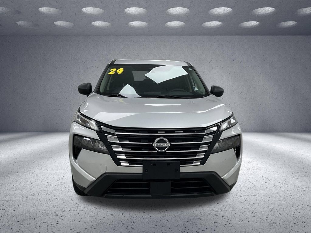Used 2024 Nissan Rogue S FWD image 8