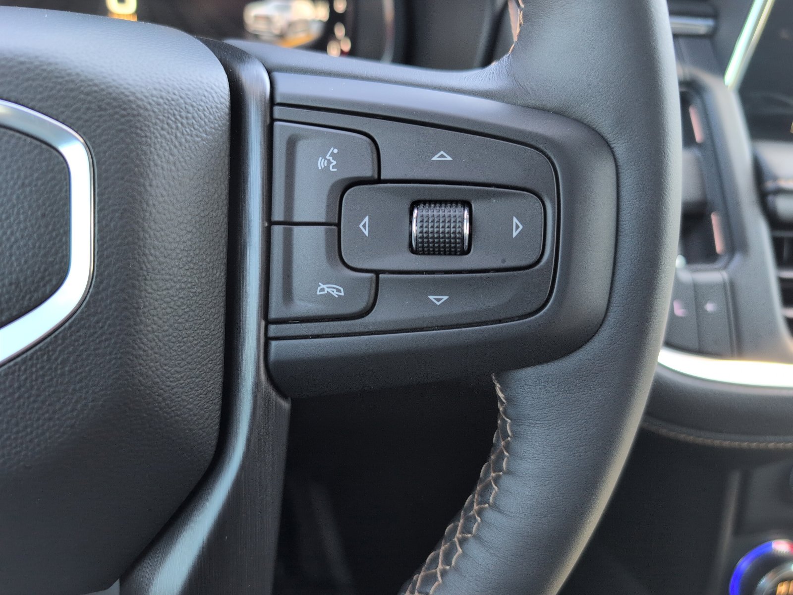 Used 2022 GMC Yukon AT4 image 26