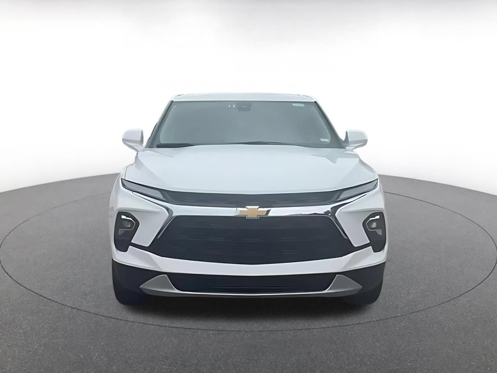 Used 2025 Chevrolet Blazer LT FWD image 4