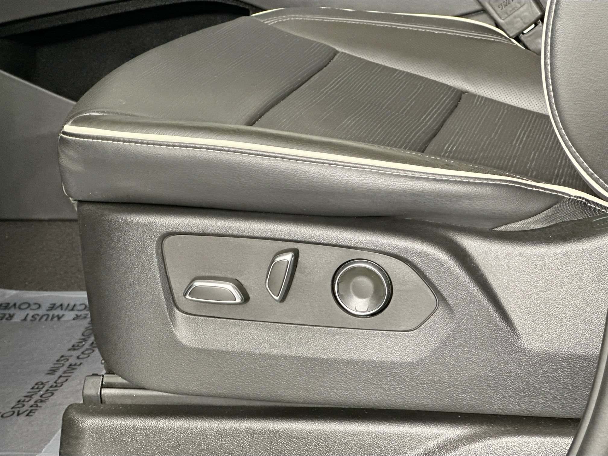 Used 2024 Cadillac Escalade ESV Sport w/ Touring Package AWD/4WD image 19