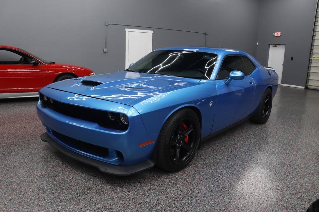 Used 2016 Dodge Challenger SRT Hellcat RWD image 1