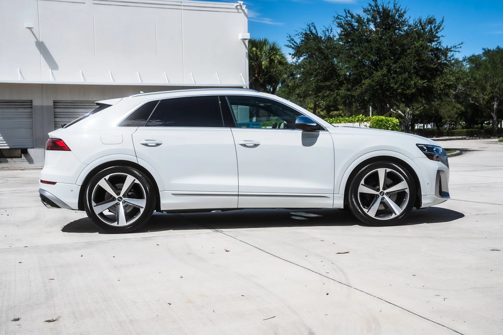 Used 2024 Audi SQ8 Prestige w/ Prestige Package AWD/4WD image 4