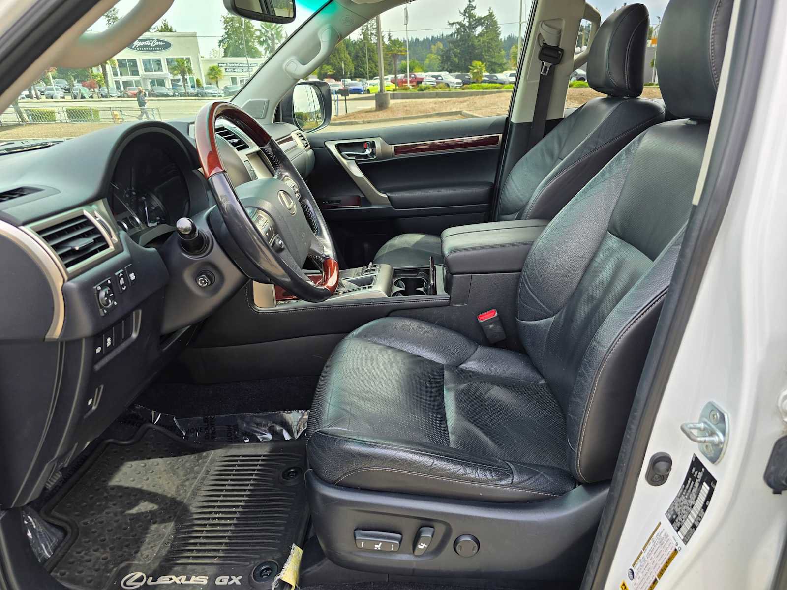 Used 2015 Lexus GX 460 w/ Premium Package AWD/4WD image 20