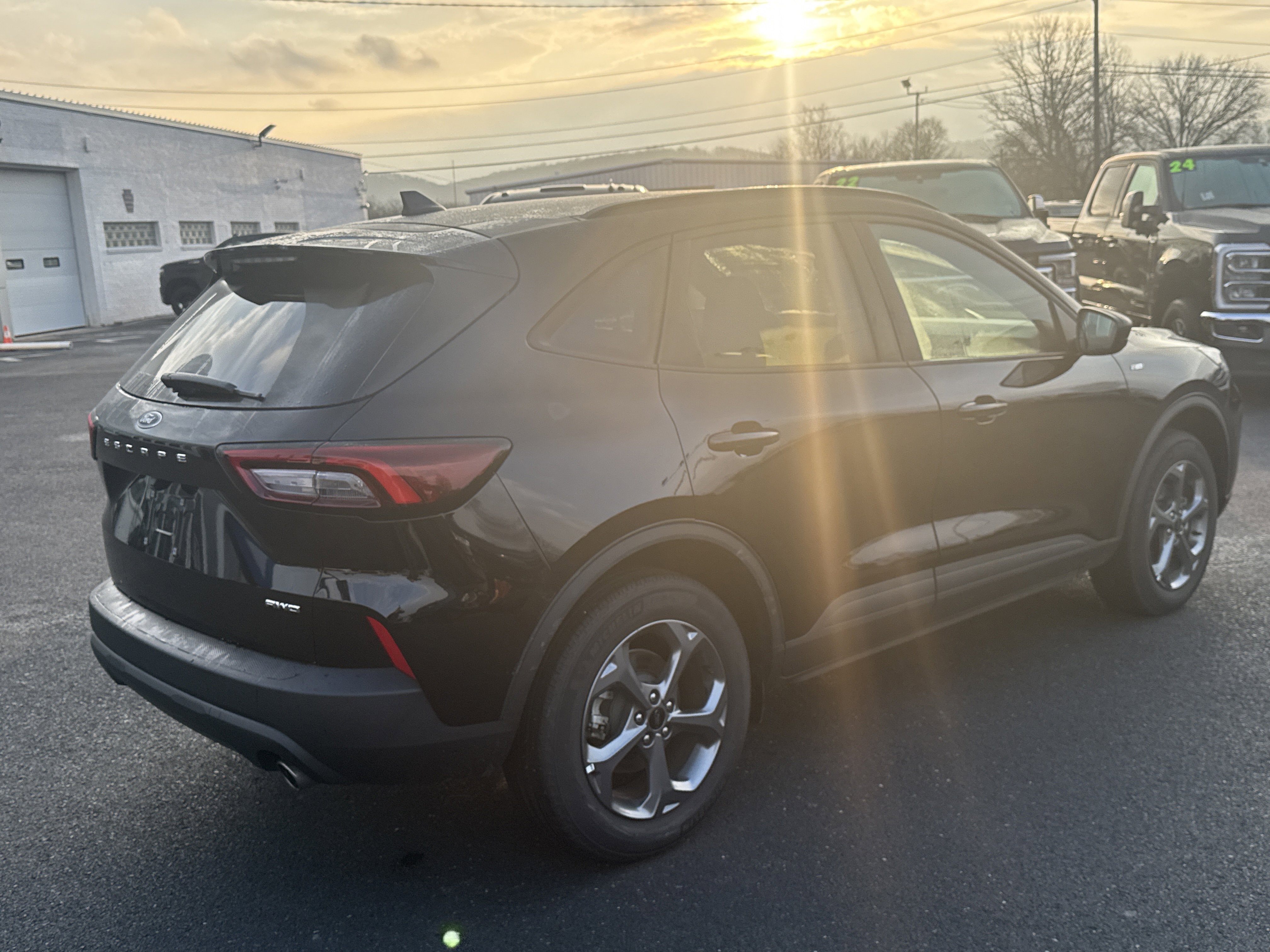 Used 2025 Ford Escape ST-Line image 3