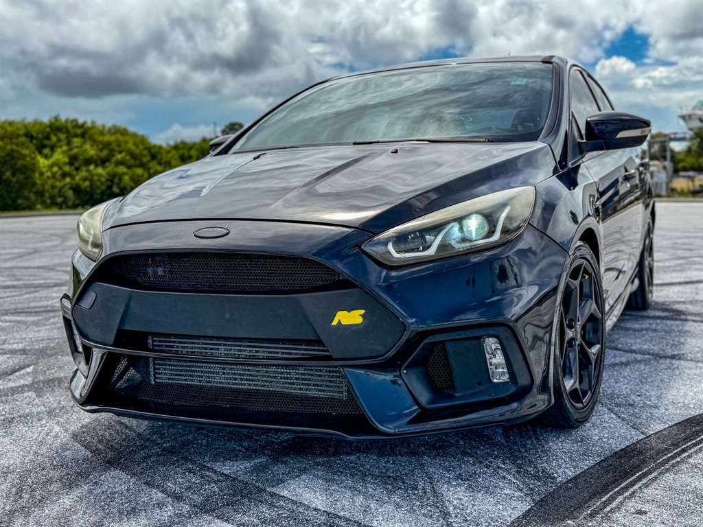 Used 2017 Ford Focus ST image 2
