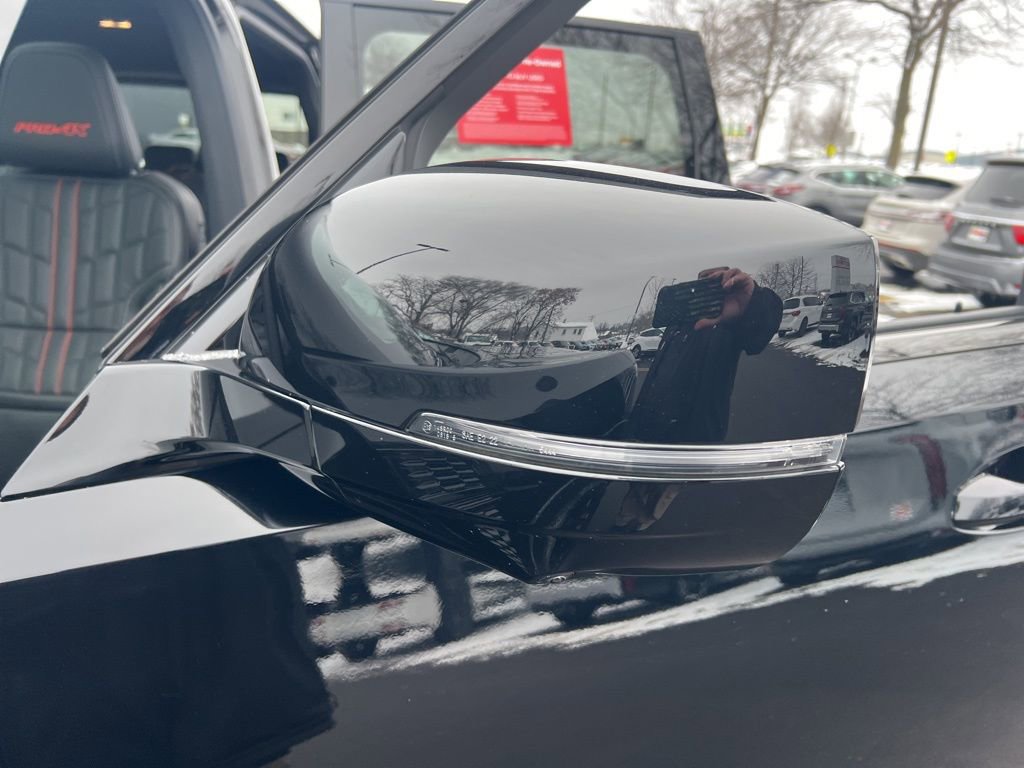 Certified 2025 Nissan Armada PRO-4X w/ Pro-4X Premium Package image 32