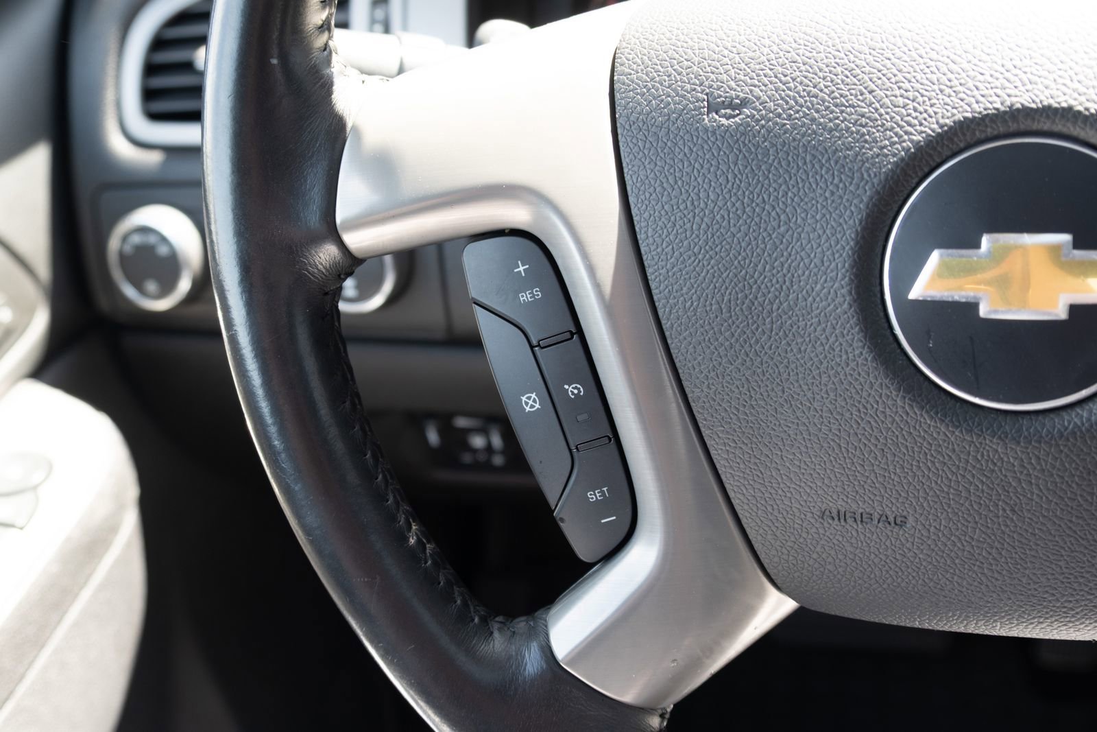Used 2014 Chevrolet Silverado 3500 LTZ AWD/4WD image 4