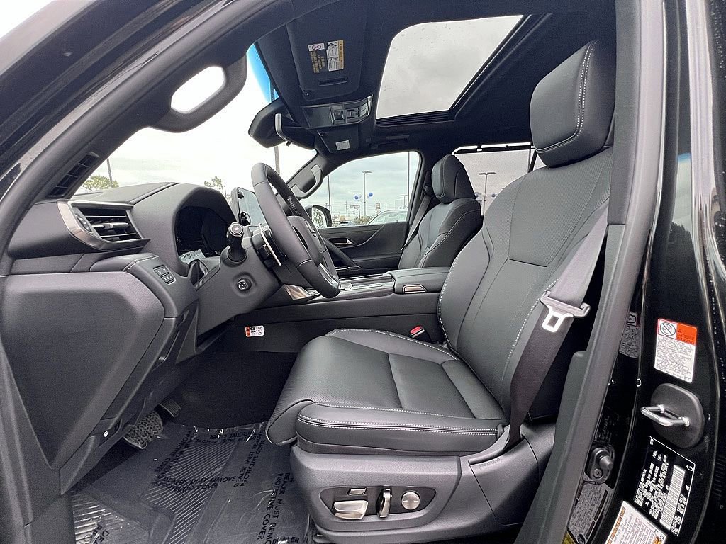 New 2026 Lexus LX 700h Luxury image 16