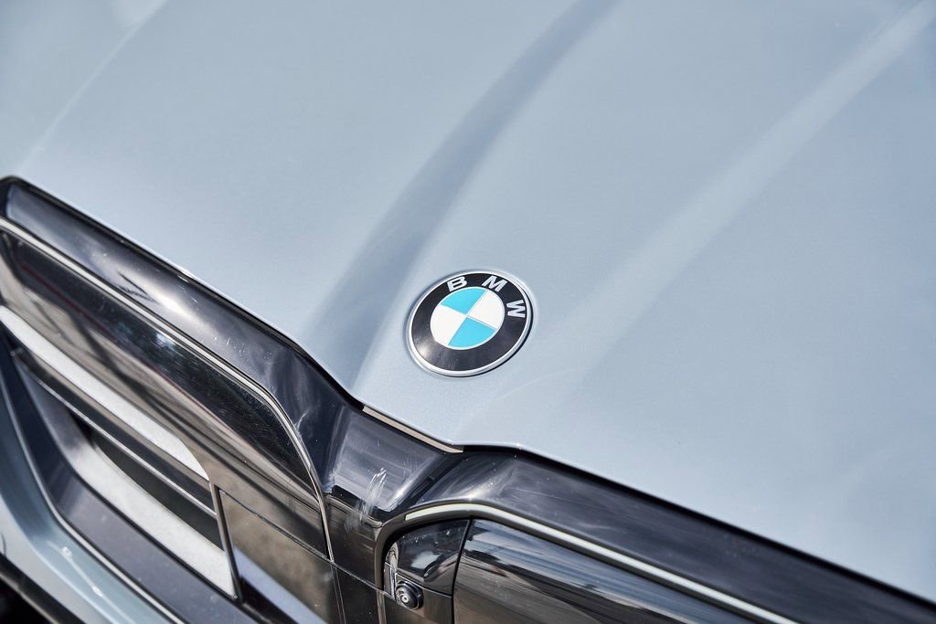 Used 2026 BMW M5 w/ Executive Package image 7