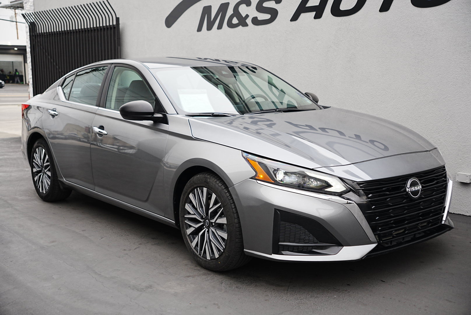 Used 2024 Nissan Altima 2.5 SV image 3