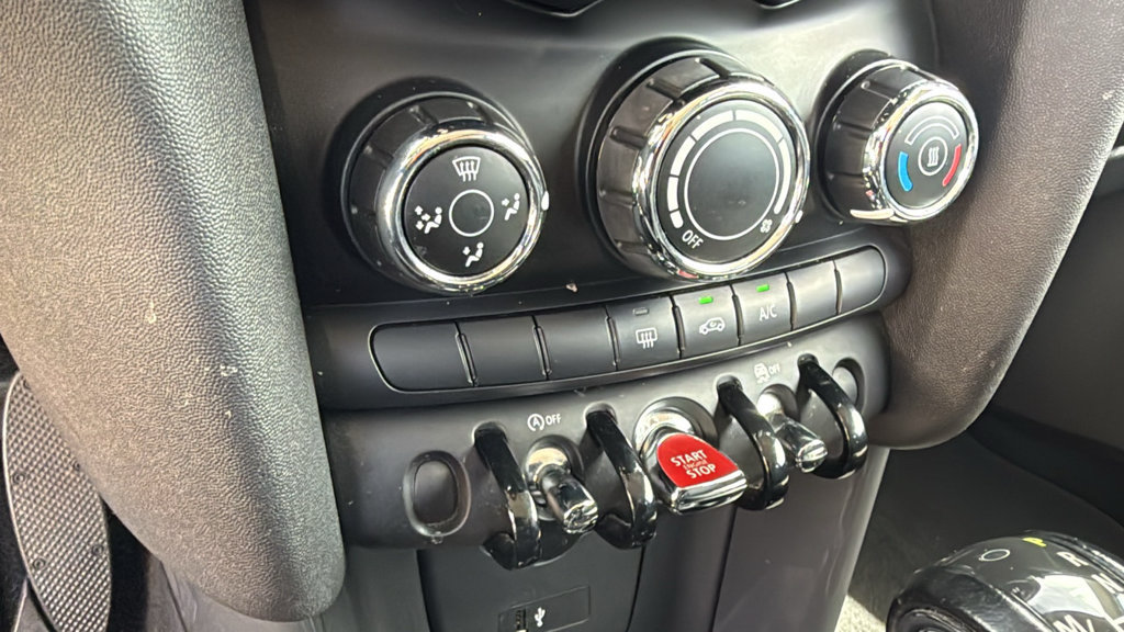 Used 2019 MINI Cooper 2-Door Hardtop w/ Signature Upholstery Package FWD image 30