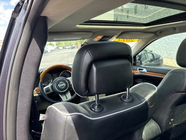 Used 2013 Jeep Grand Cherokee Overland w/ Advance Technology Group image 30