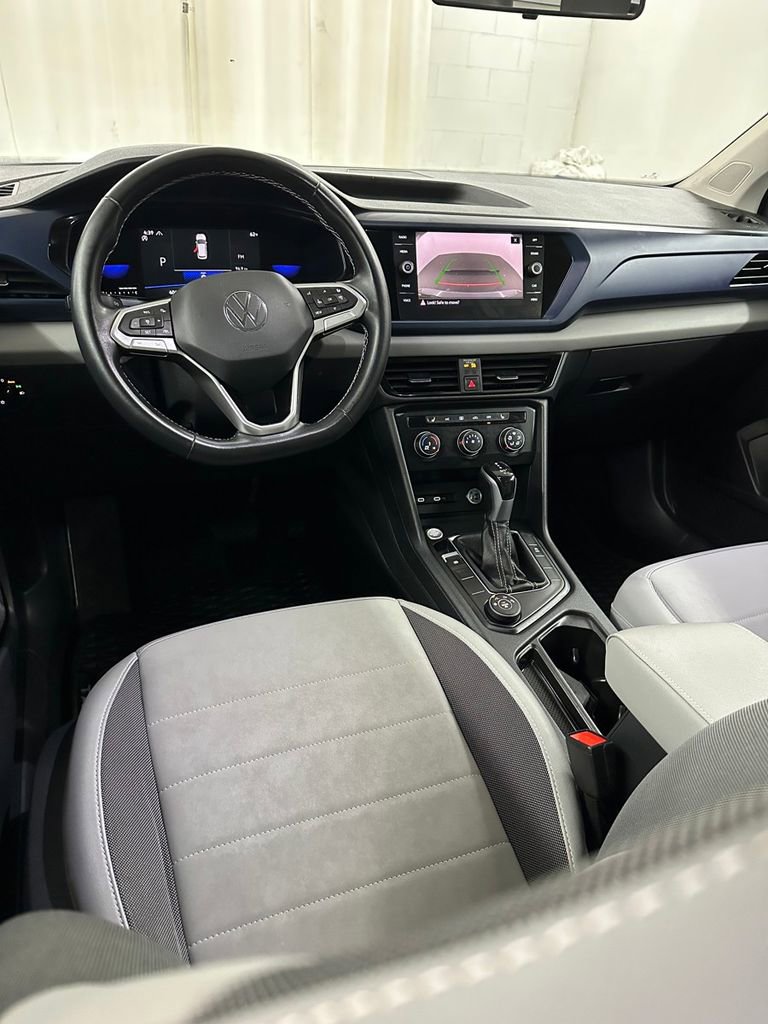 Used 2022 Volkswagen Taos SE w/ Panoramic Sunroof Package AWD/4WD image 23
