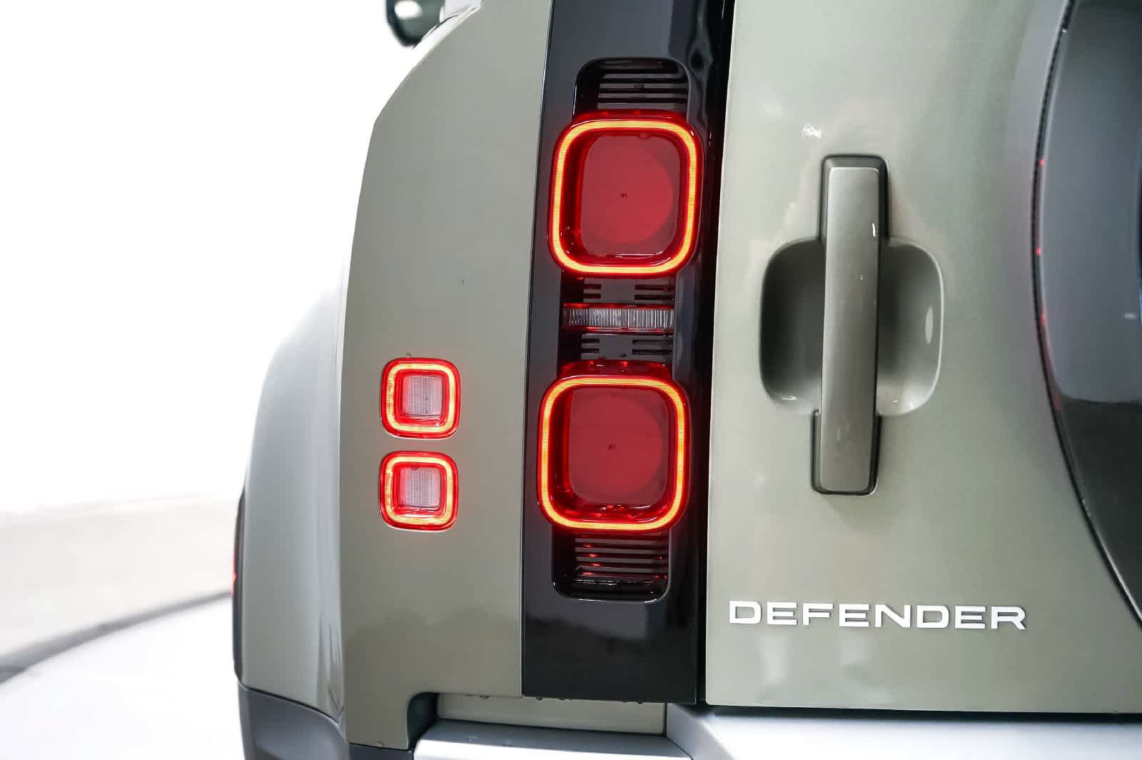 Used 2025 Land Rover Defender 110 S AWD/4WD image 11