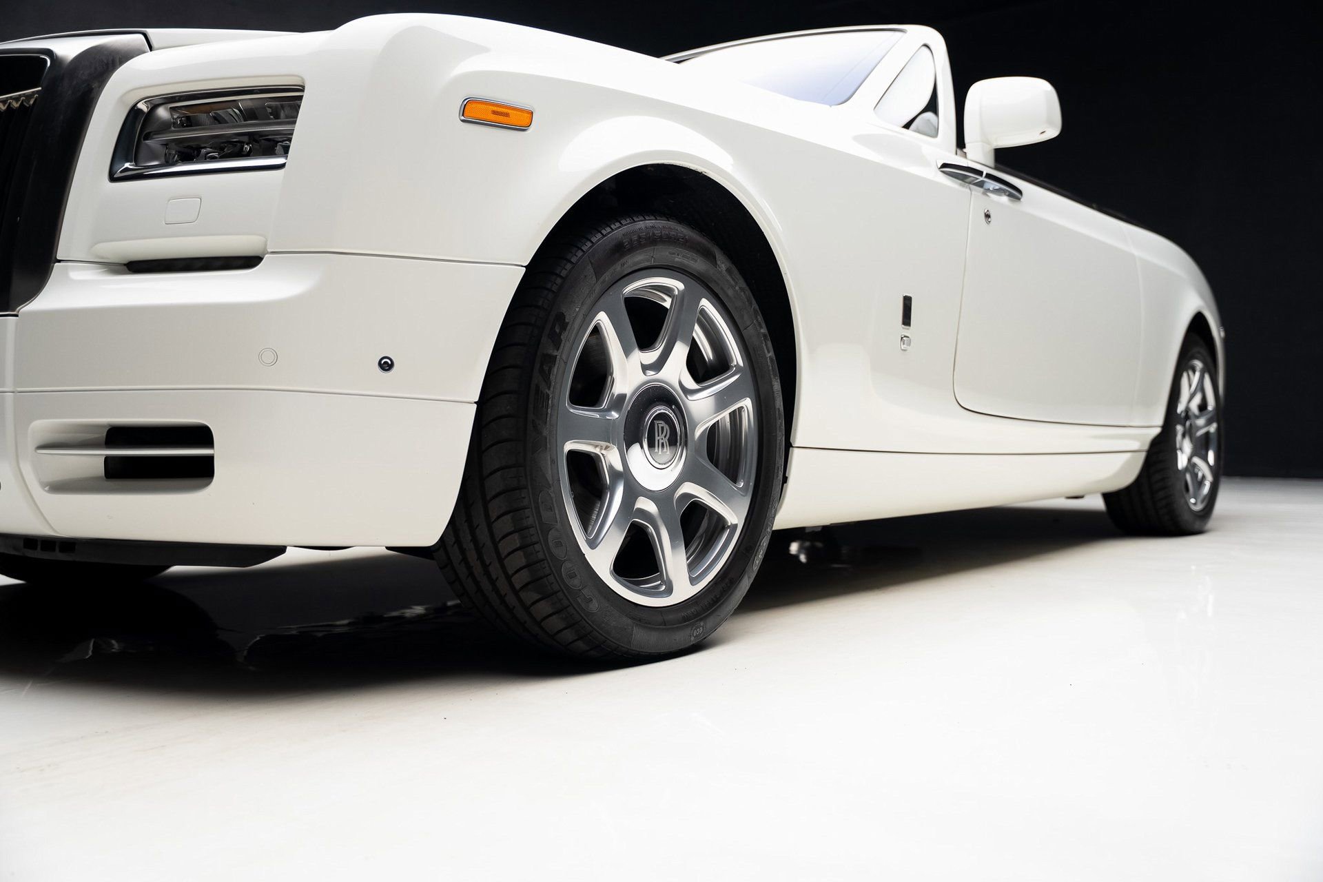 Used 2013 Rolls-Royce Phantom Drophead Coupe image 76