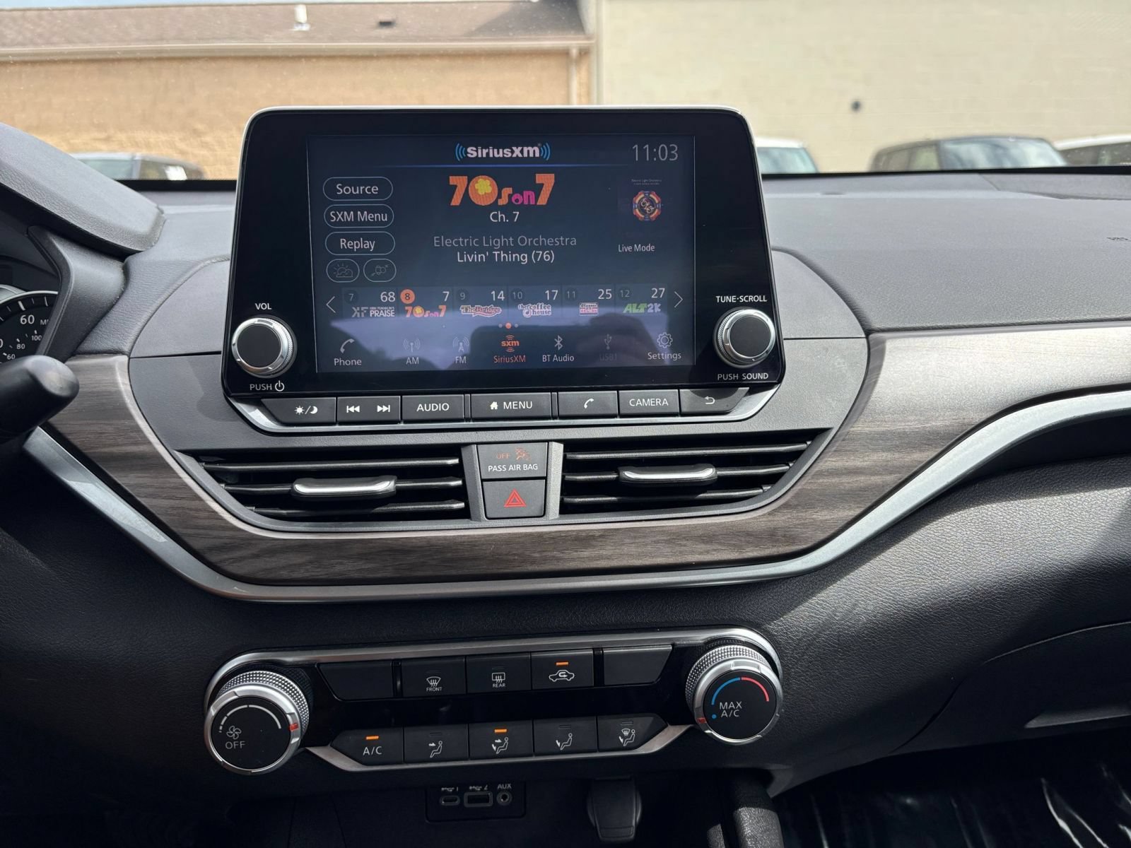 Used 2025 Nissan Altima 2.5 SV FWD image 20